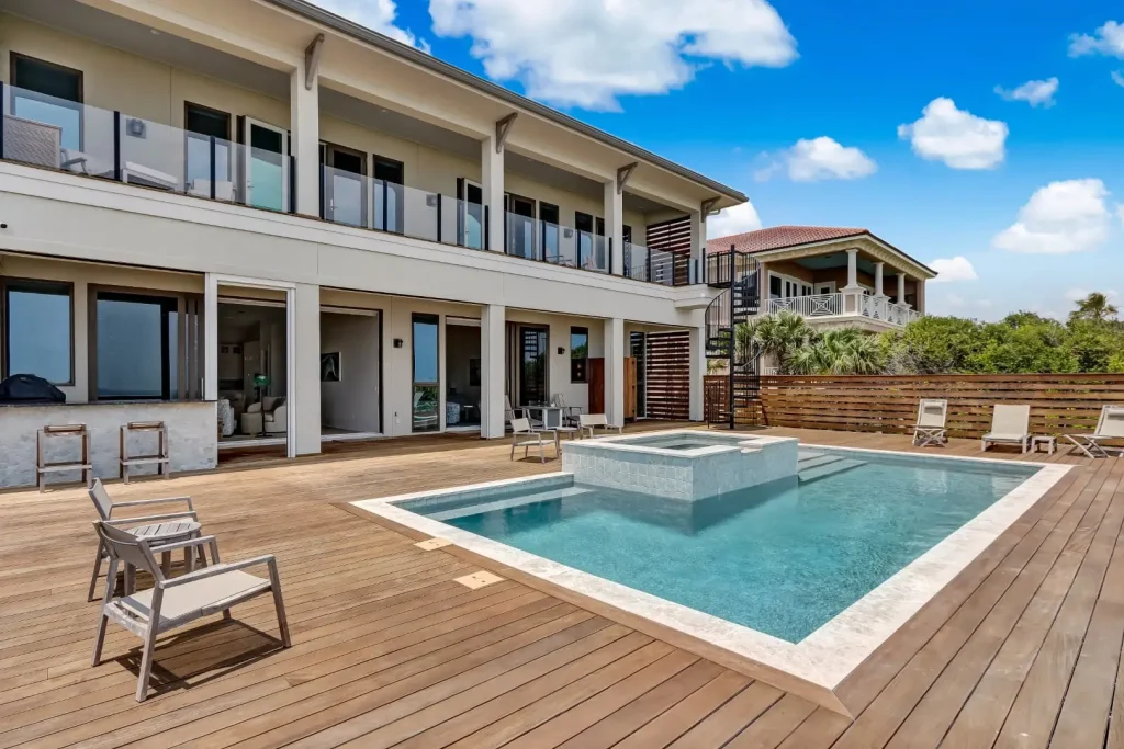 Residence Ct Hi Res Large